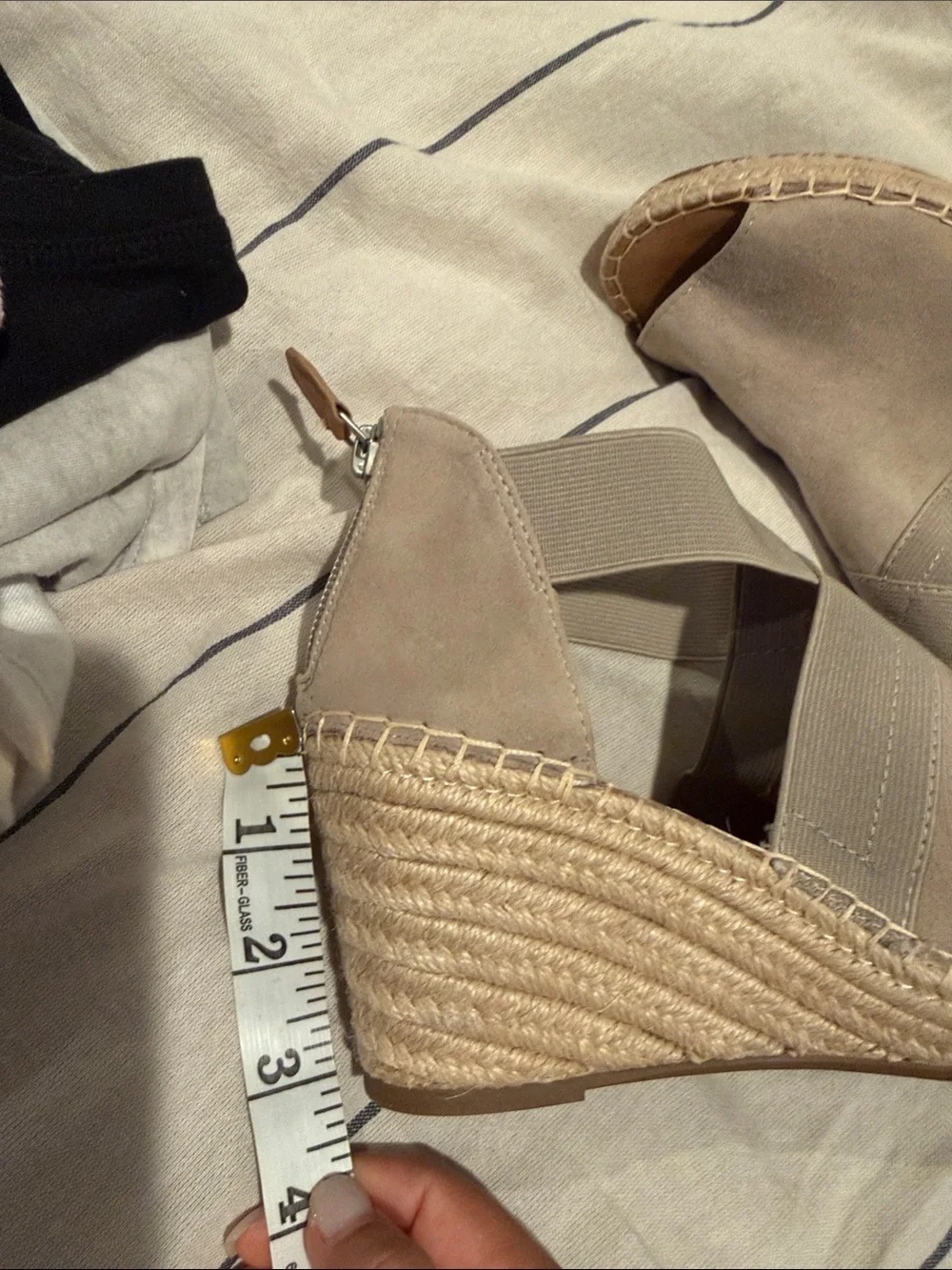 Gentle Souls by Kenneth Cole Colleen Wedge Espardrille Sandals. 7